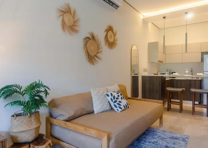 Stylish Amira District With Shared Pool & Gym Apartment *