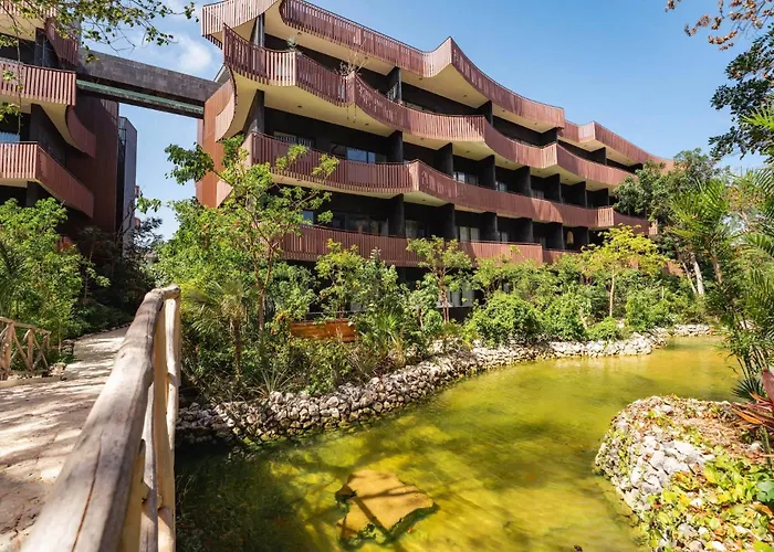 Stylish Amira District With Shared Pool & Gym Apartment
